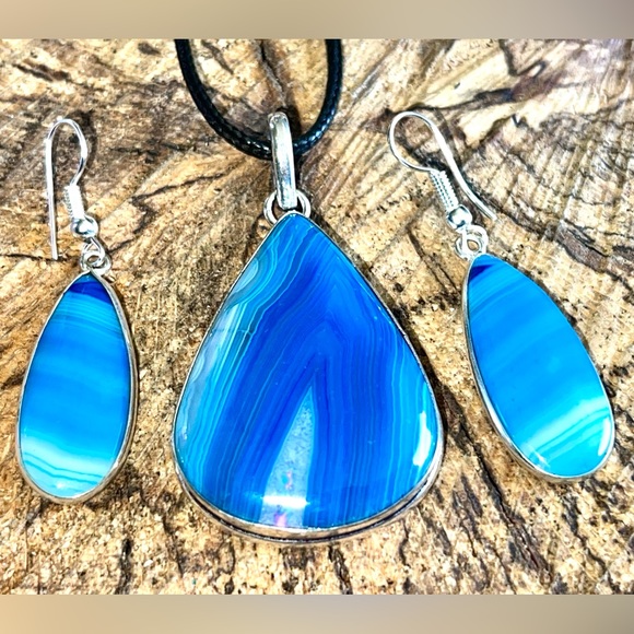 Blue Botswana Lace Agate Pendant & Earrings - Picture 1 of 11